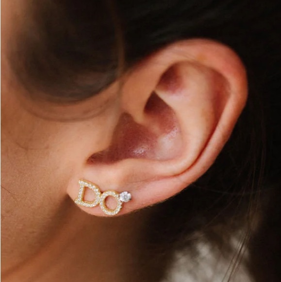 Untamed Petals I Do Stud Earrings - Picture 4 of 4